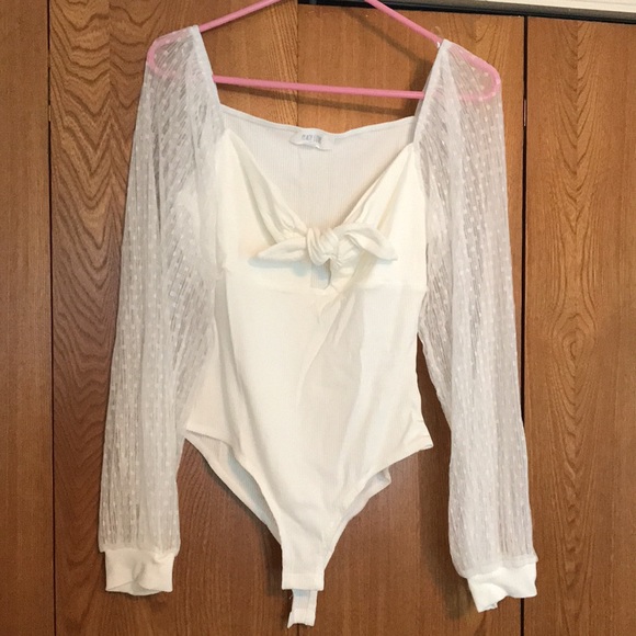 Peach Love California Front Tie Off-white Bodysuit - Picture 2 of 4